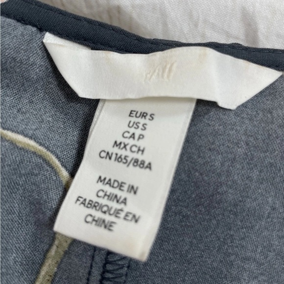 H&M Tie Belt Crepe Dress Gray Floral Long Button Present Sleeve Woman’s Size S - Picture 3 of 15